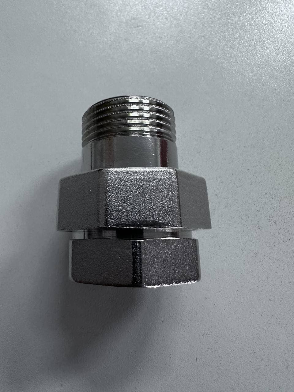 Американка прямая Латунь 1" вн/нар