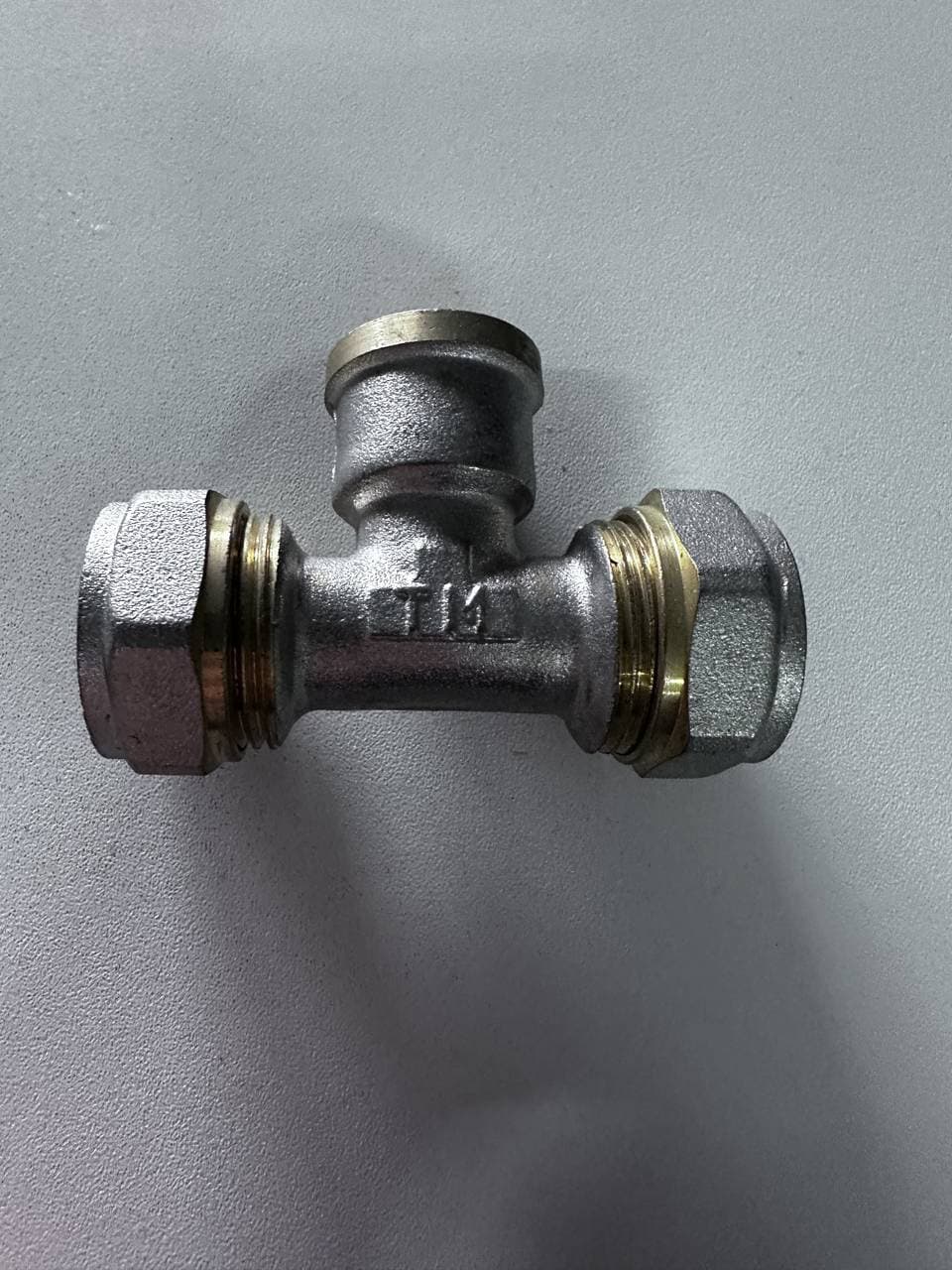 Тройник Металлопласт комби 20*1/2 Вр
