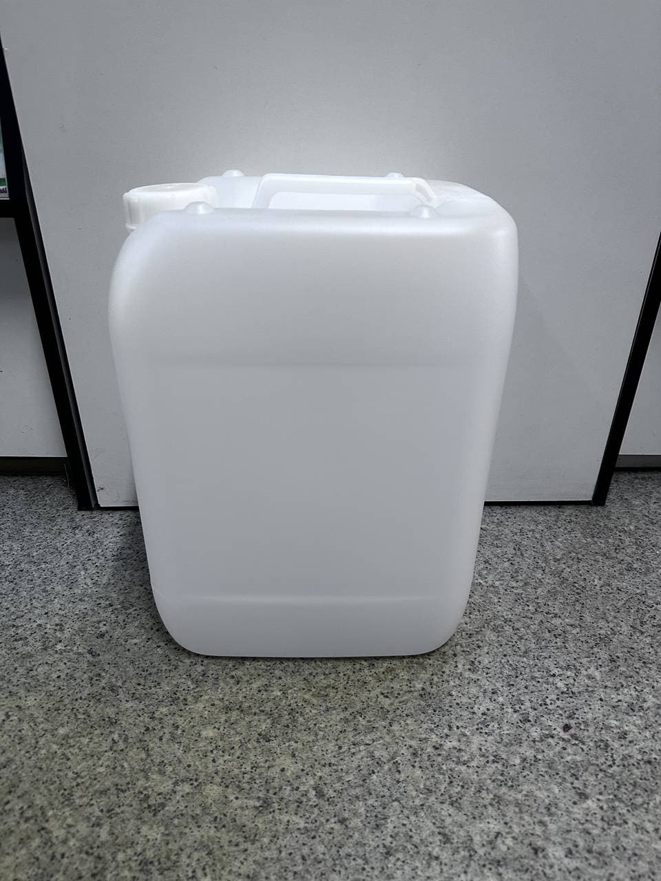 Канистра пластик 20л.