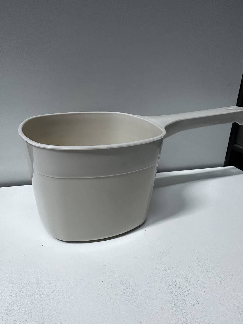 Ковш пластмассовый 1л