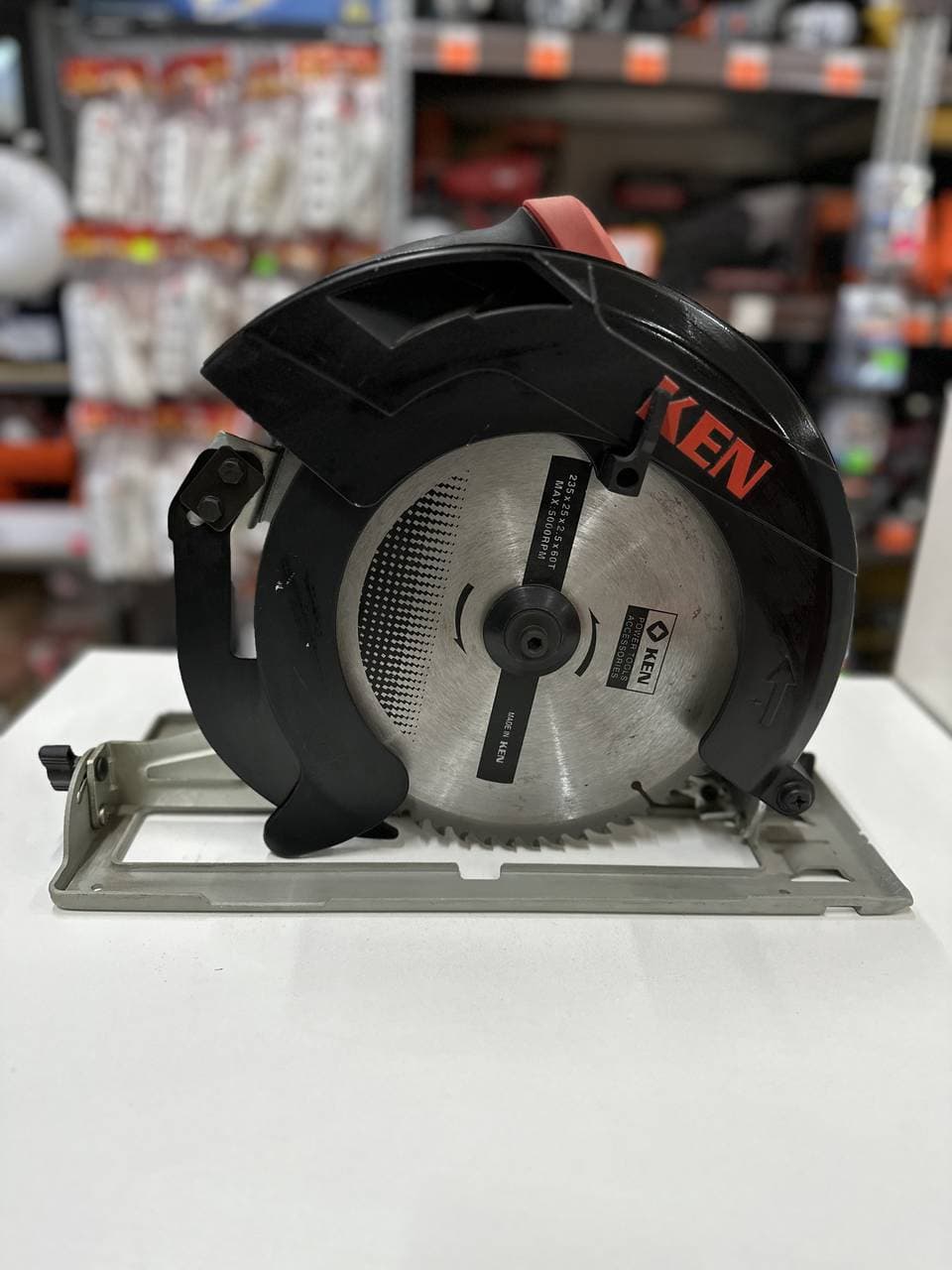 Пила циркулярная KEN 5609N 235мм